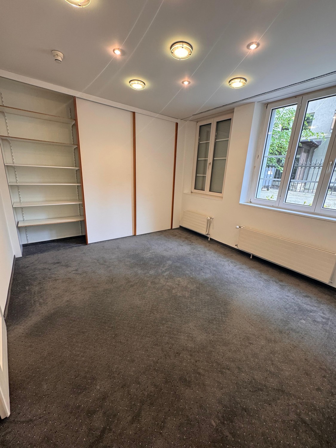Office, photo 1 of 4