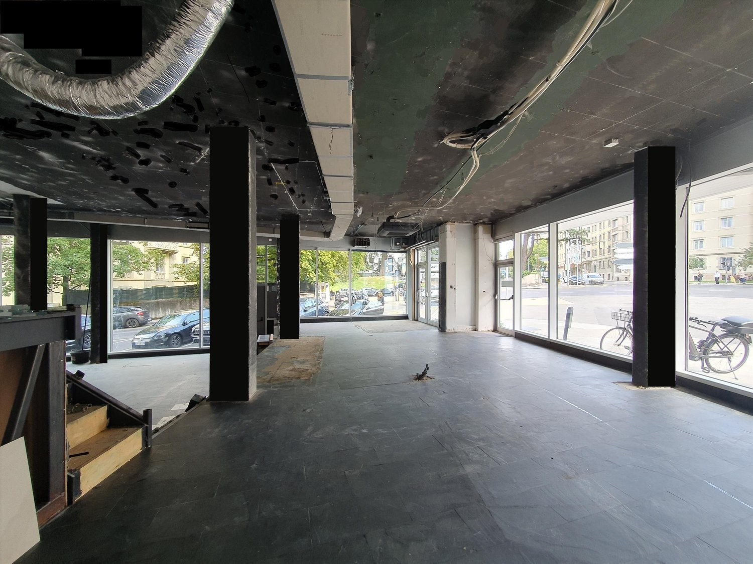 180m² shop, photo 2 of 5