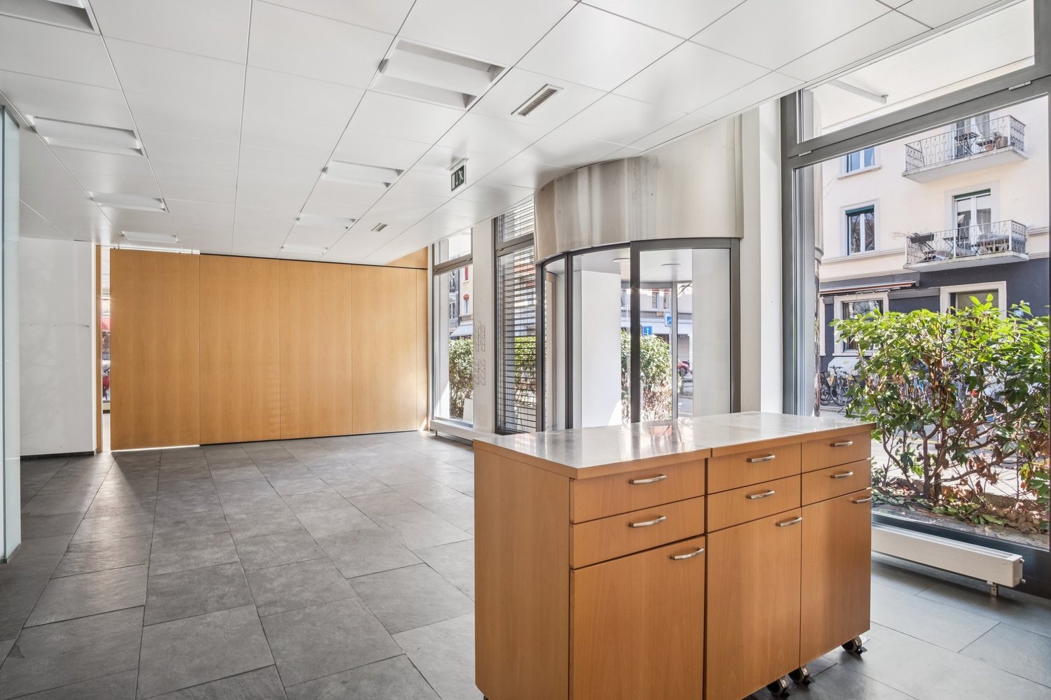 381m² commercial, photo 4 of 8