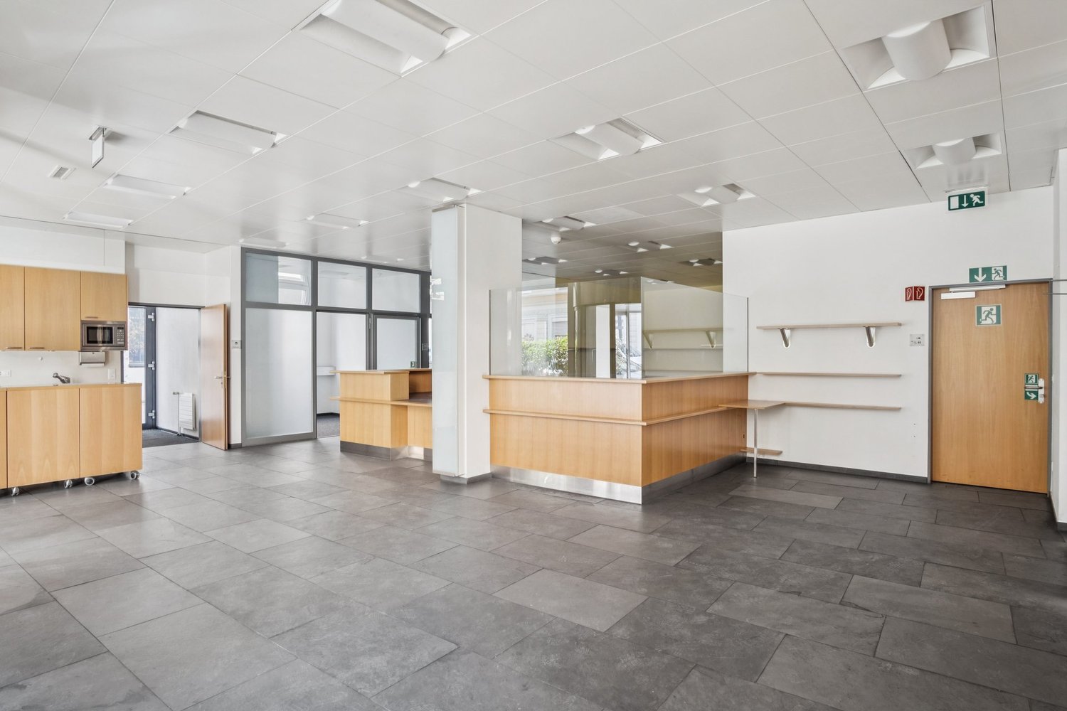 381m² commercial, photo 3 of 8