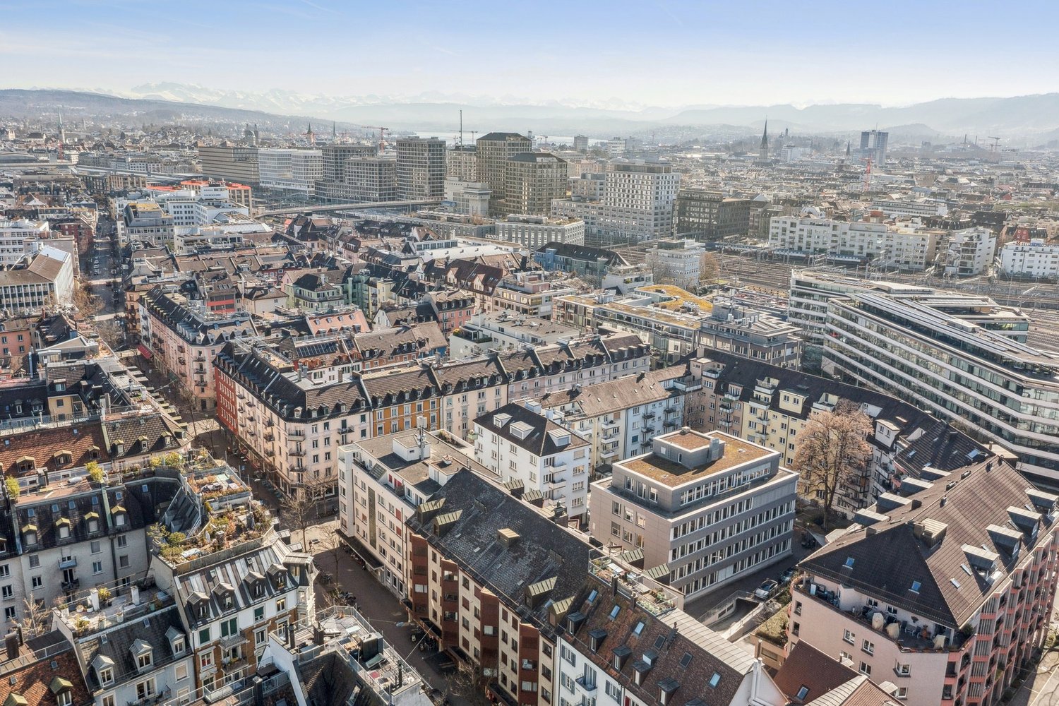 381m² commercial, photo 1 of 8