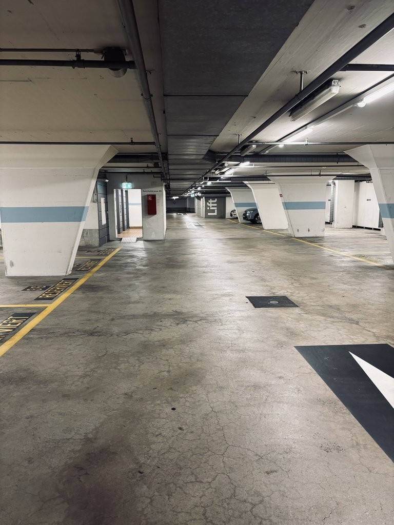 Underground slot, photo 1 of 2