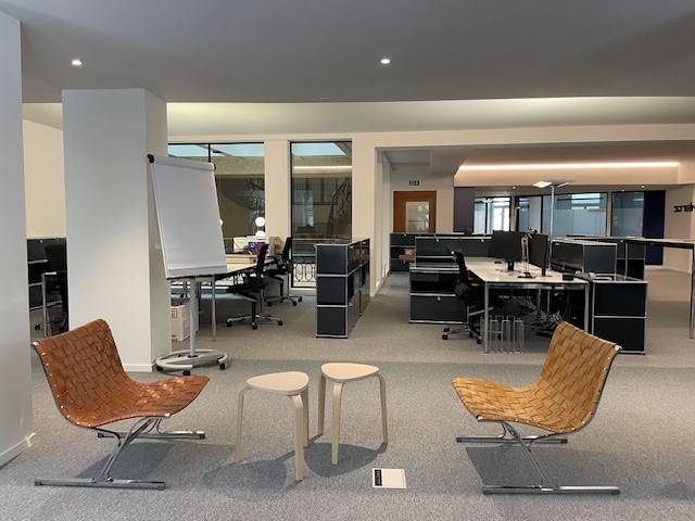433m² office, photo 3 of 9
