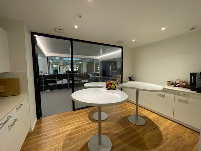 433m² office, photo 6 of 9