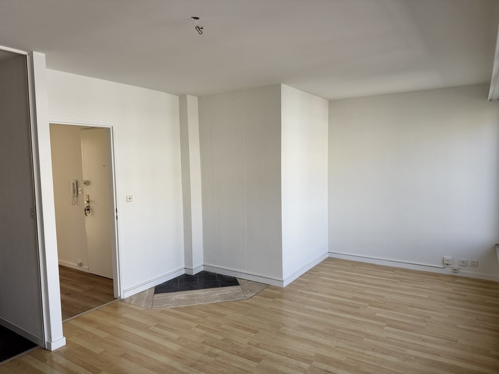 2 rooms apartment, photo 2 of 7