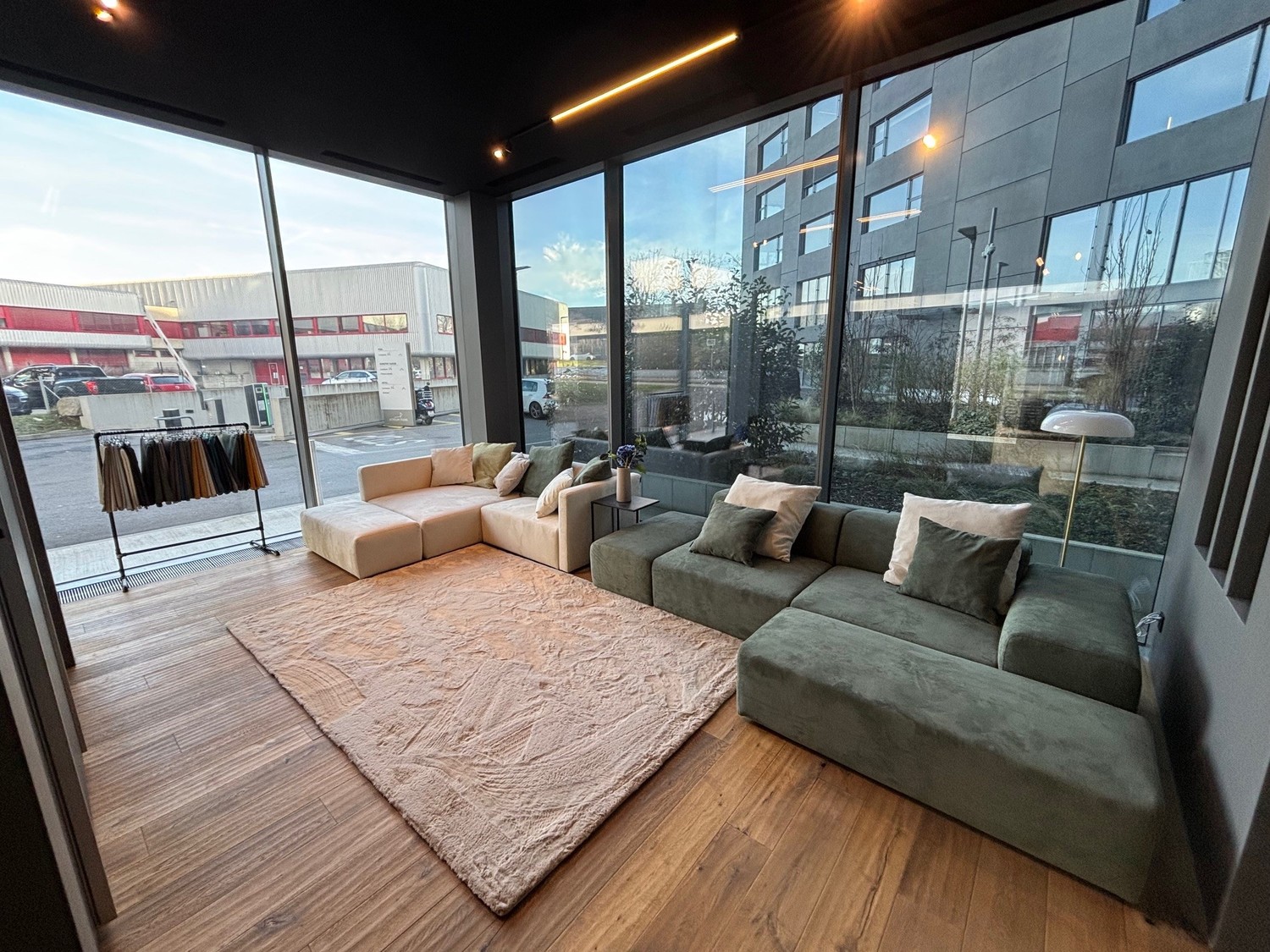170-170m² commercial