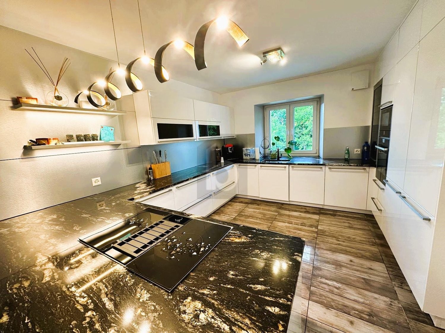 11 rooms duplex house, photo 4 of 4