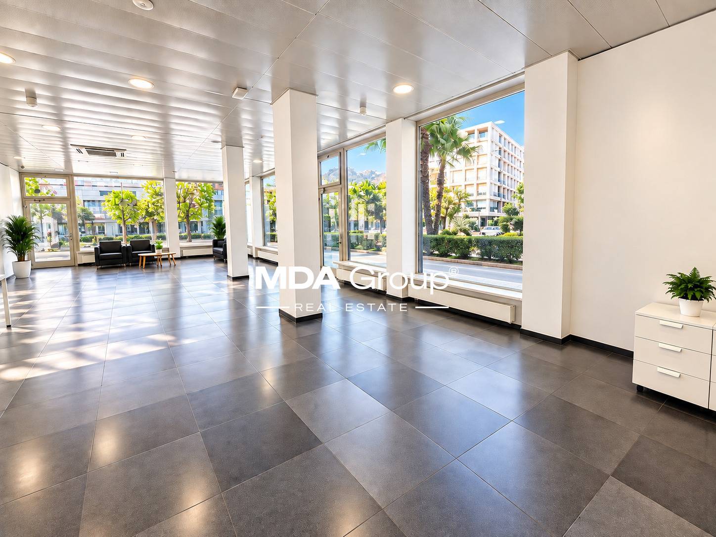 240m² shop