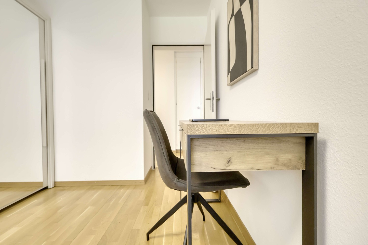 1 room single room, photo 2 of 10