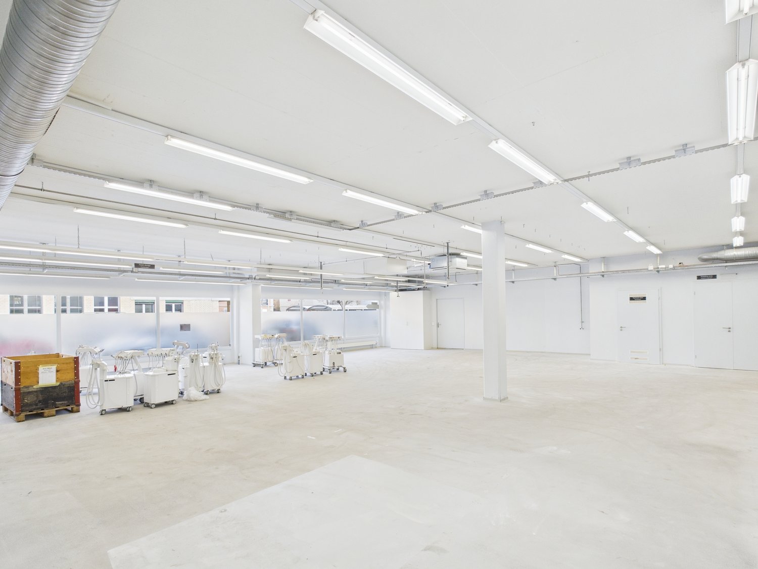 1043m² commercial, photo 3 of 10