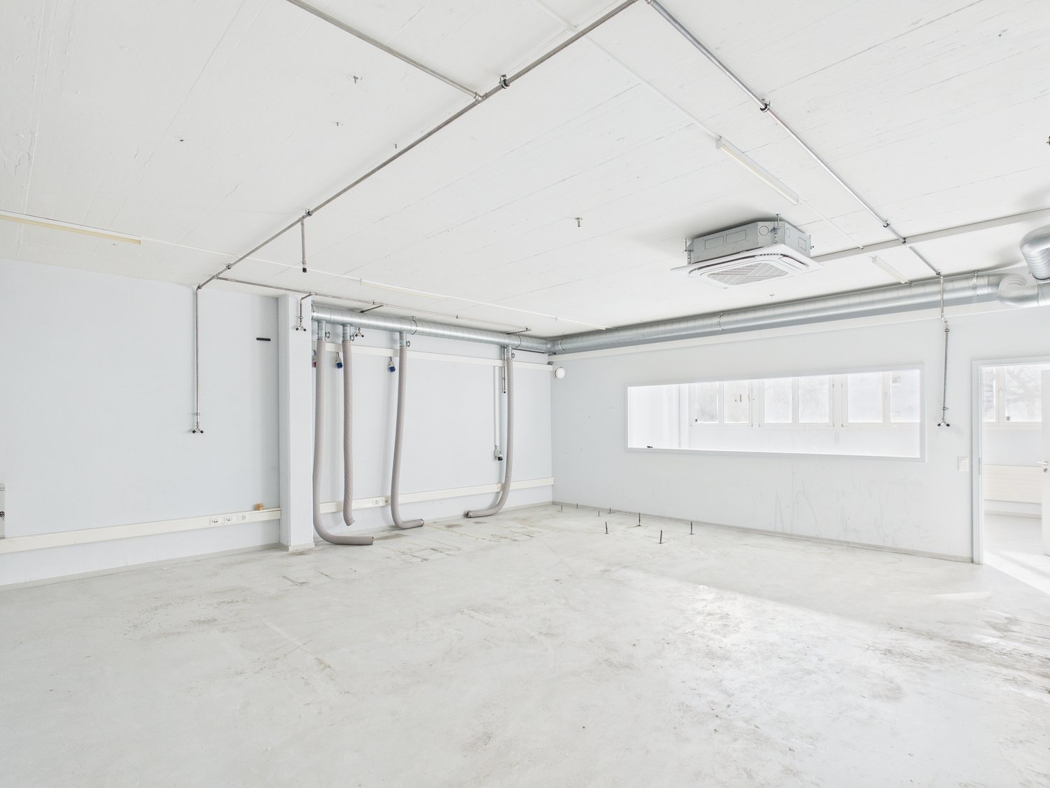 1043m² commercial, photo 4 of 10