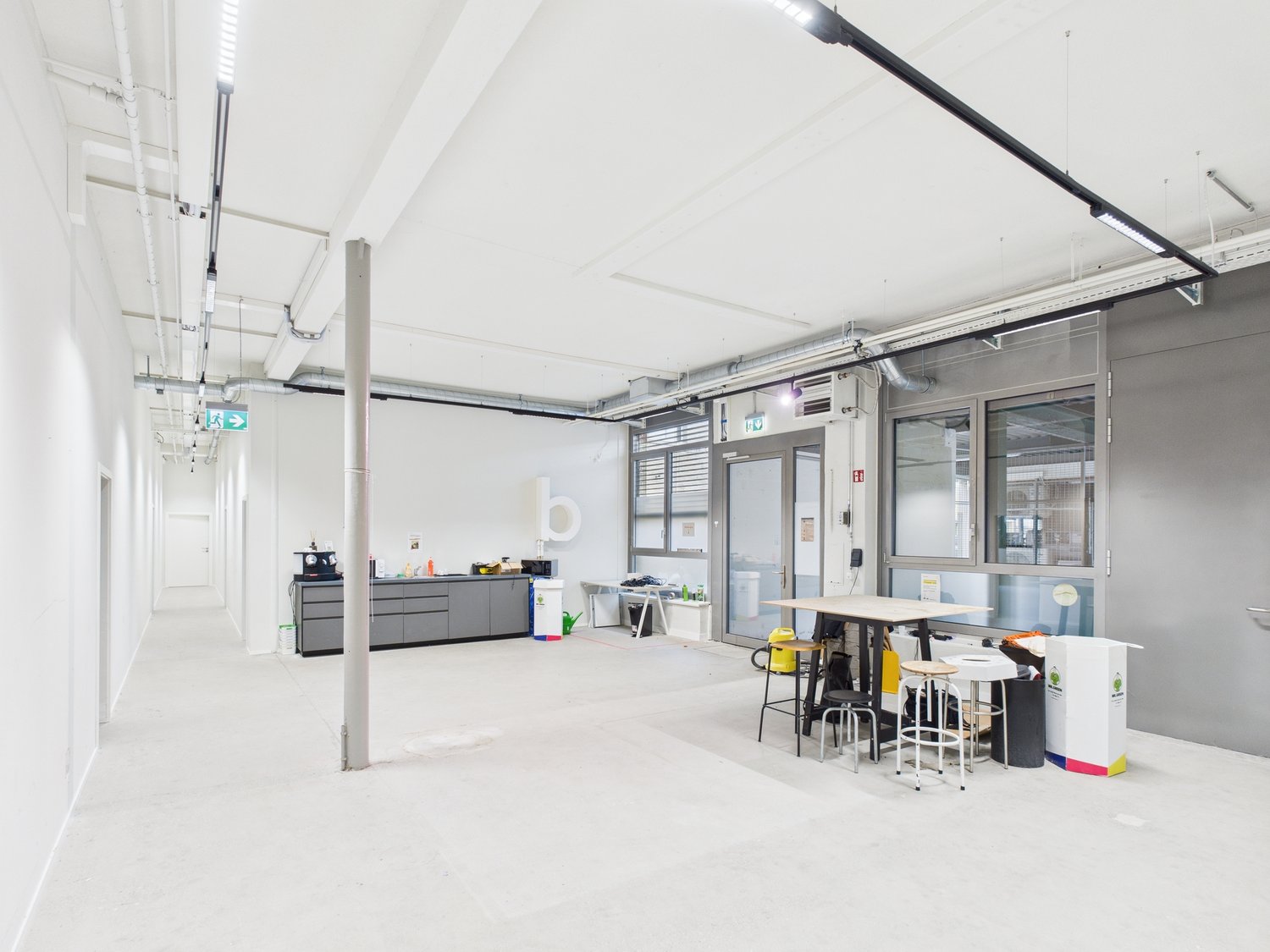 1043m² commercial, photo 10 of 10