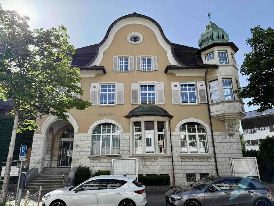 168m² practice, photo 1 of 10
