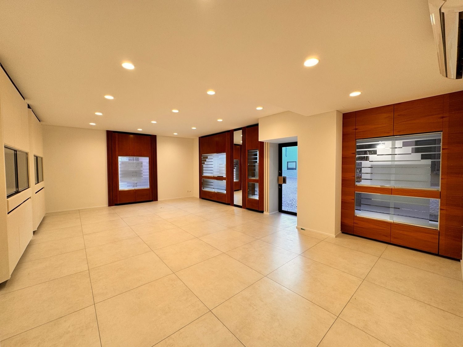 72m² atelier, photo 4 of 10