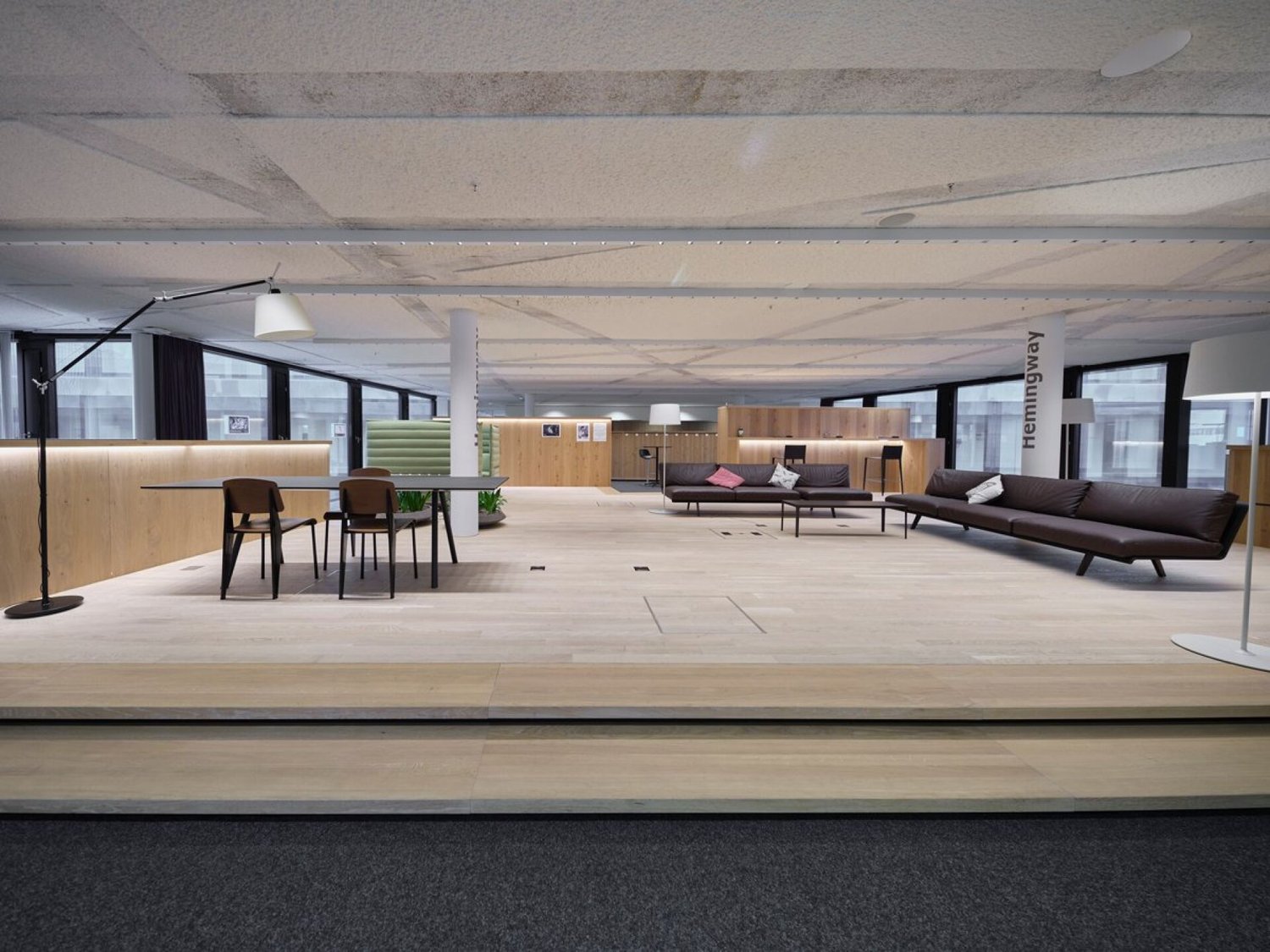 2130m² office, photo 6 of 10