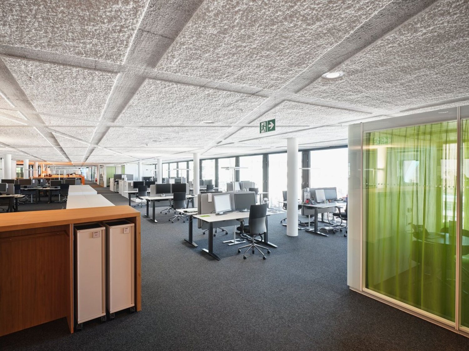 2130m² office, photo 5 of 10