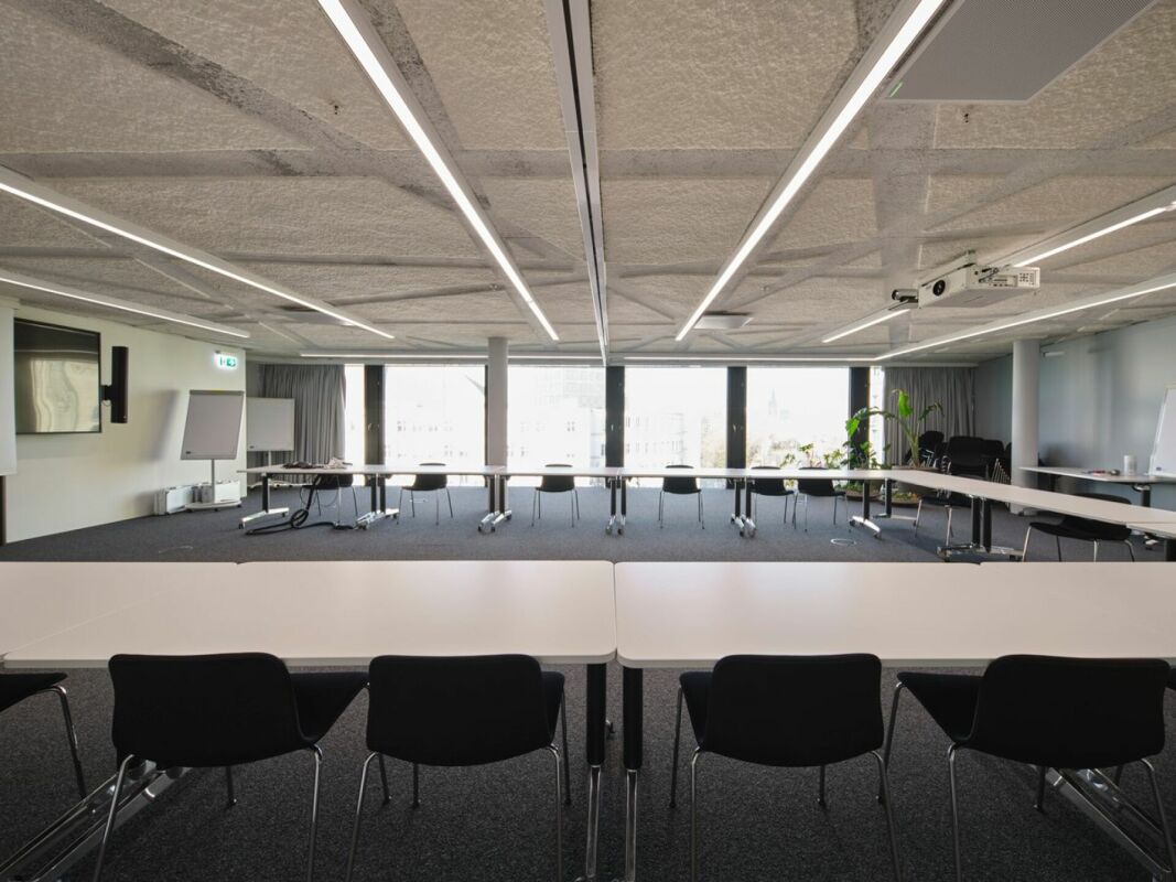 2130m² office, photo 9 of 10