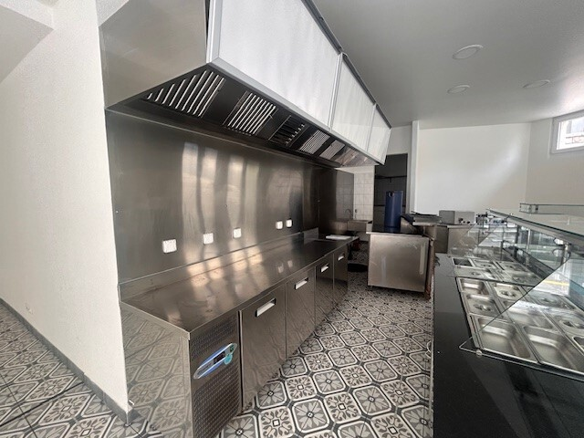 90m² commercial, photo 3 of 10
