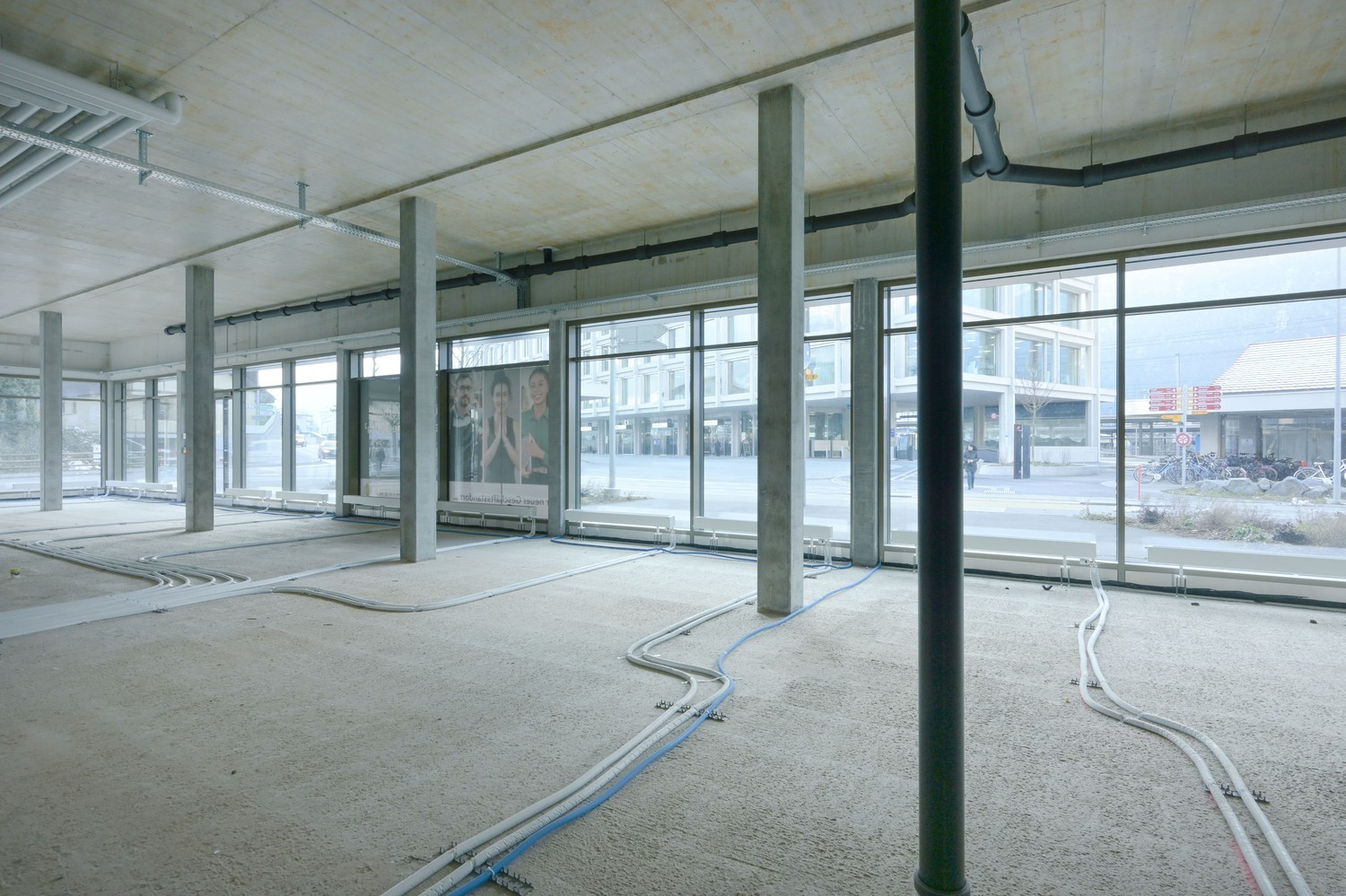 170m² shop