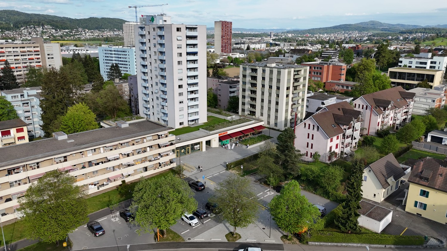 212-212m² living / commercial building