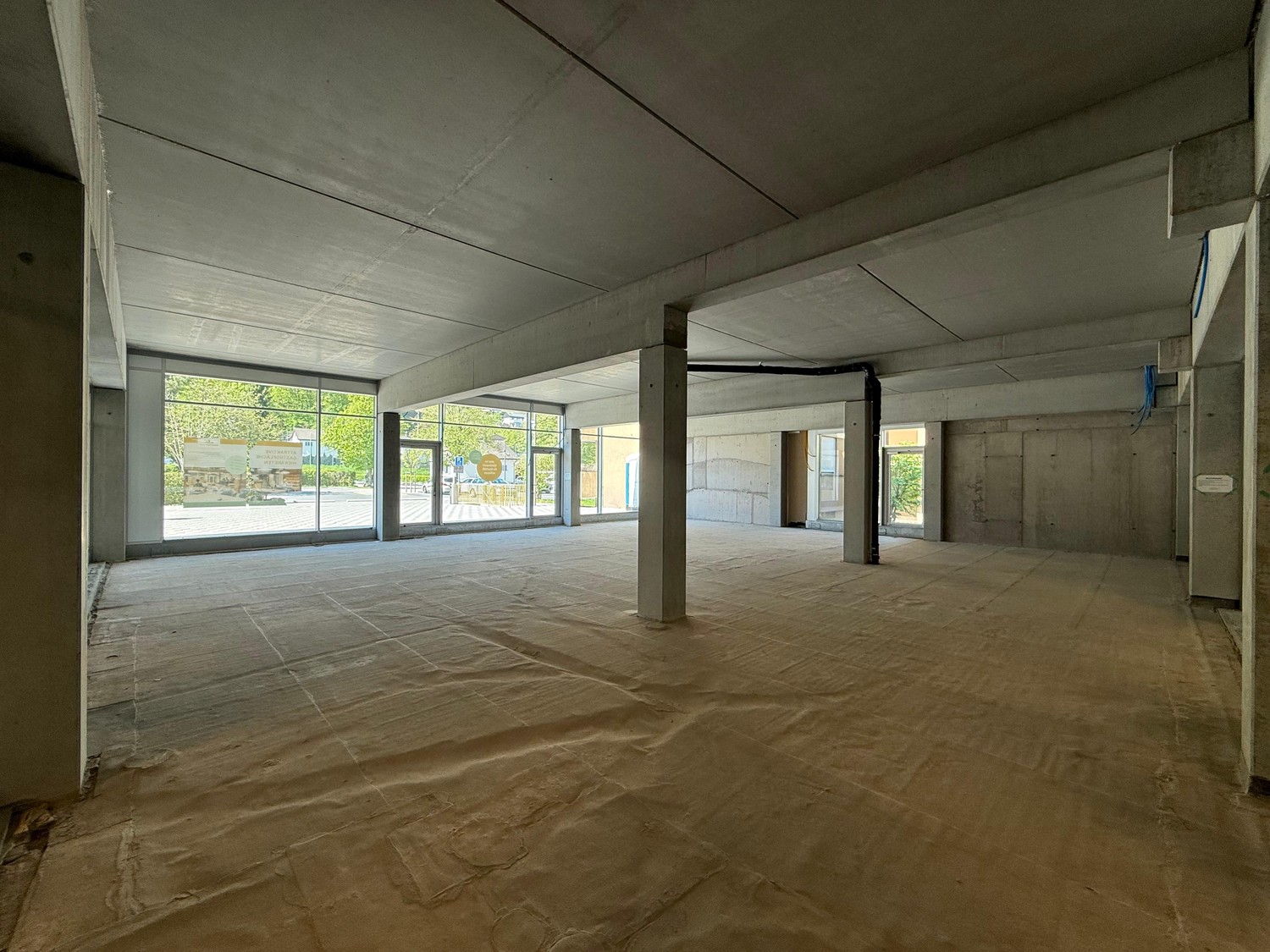 212-212m² living / commercial building