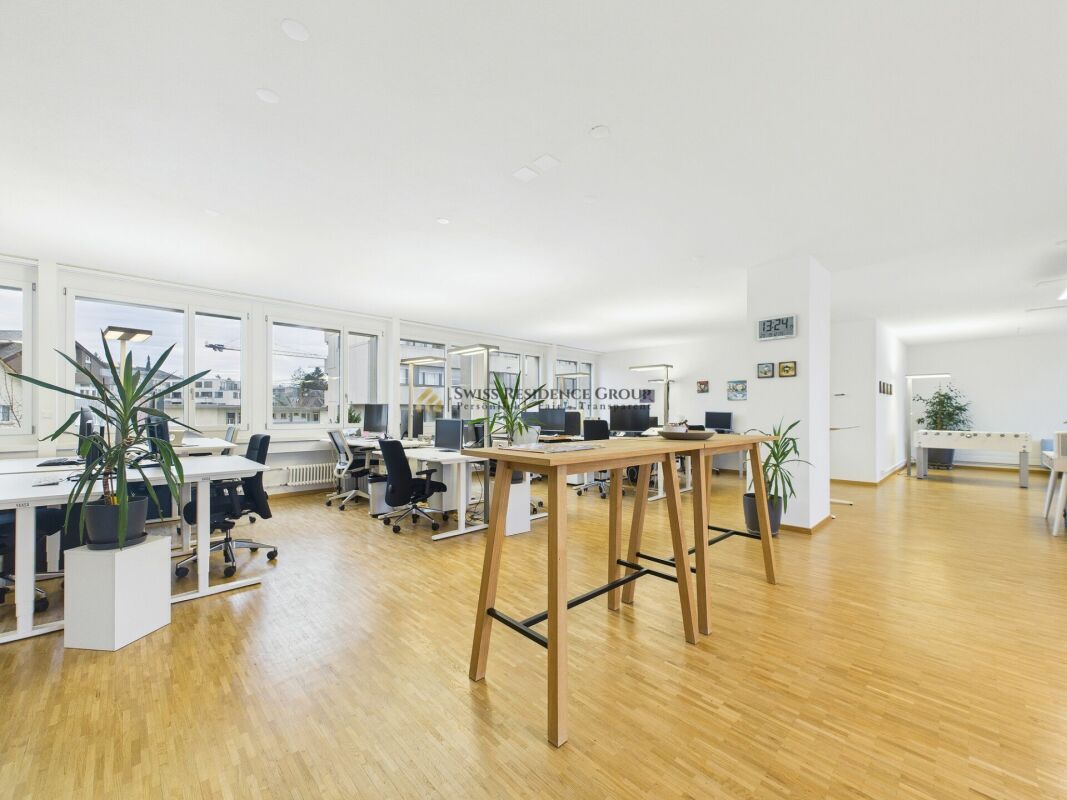178m² office, photo 1 of 10