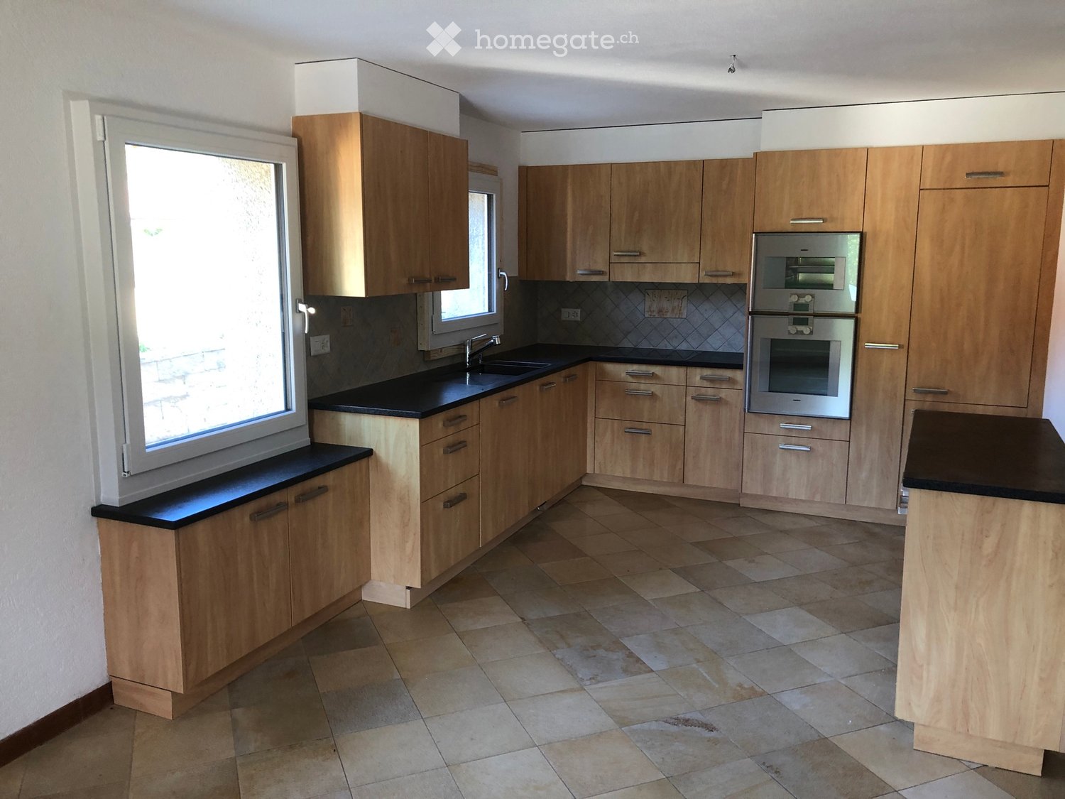 6 rooms apartment, photo 1 of 4