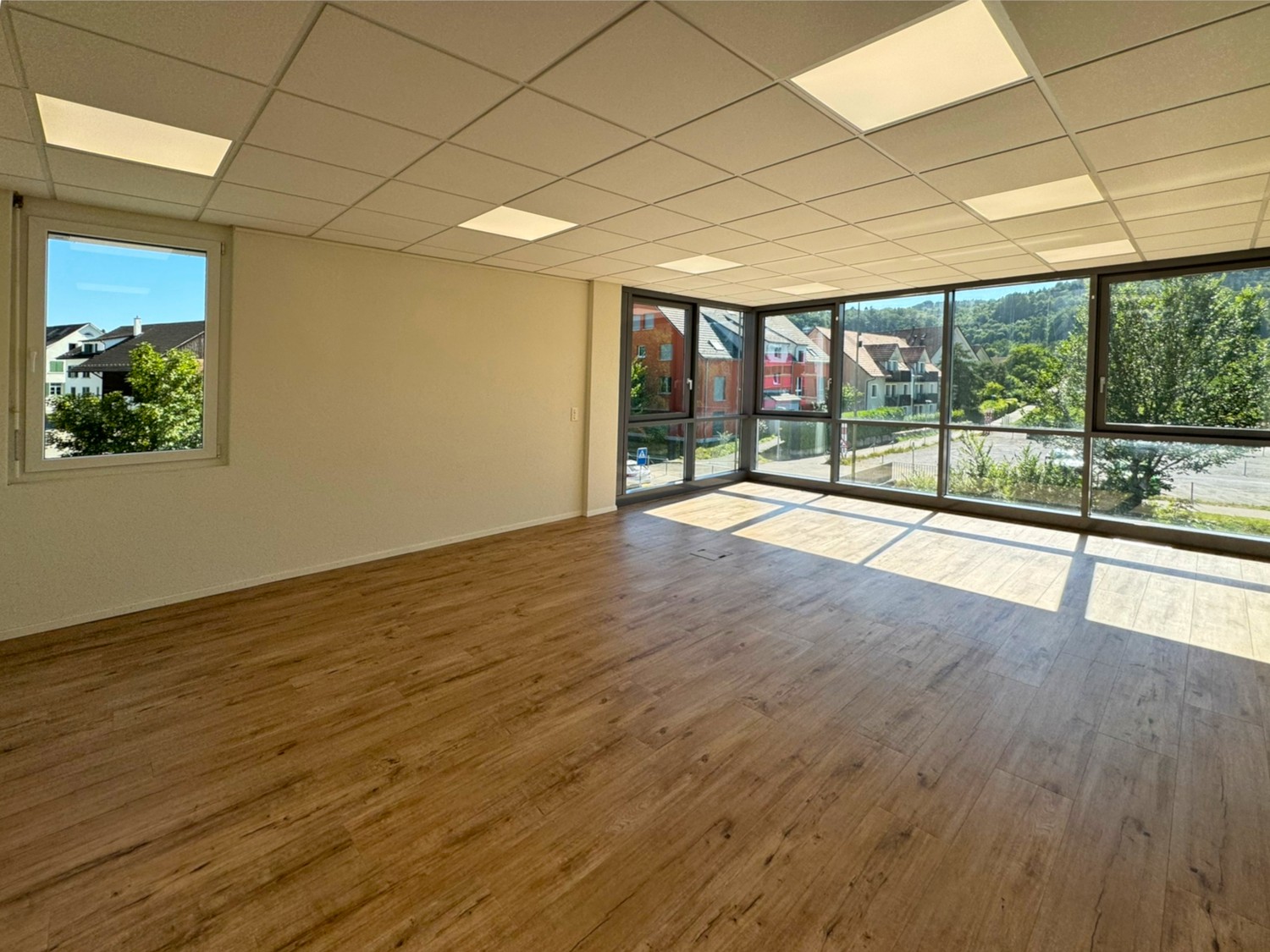 210m² office