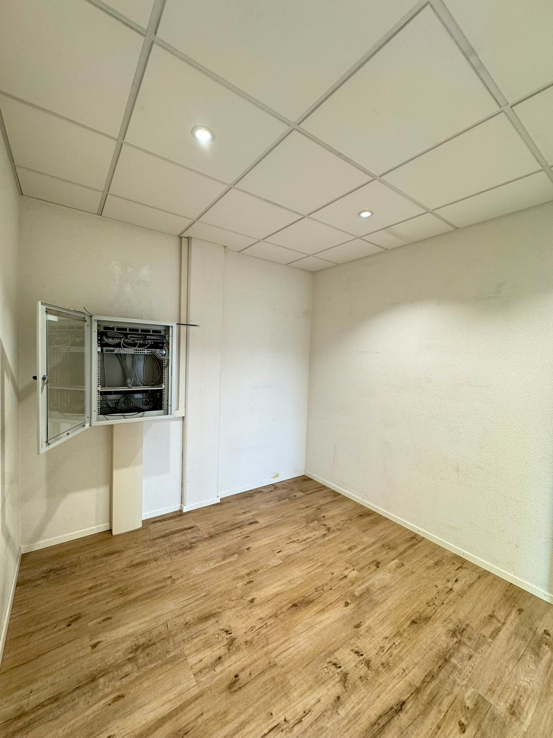 210m² office