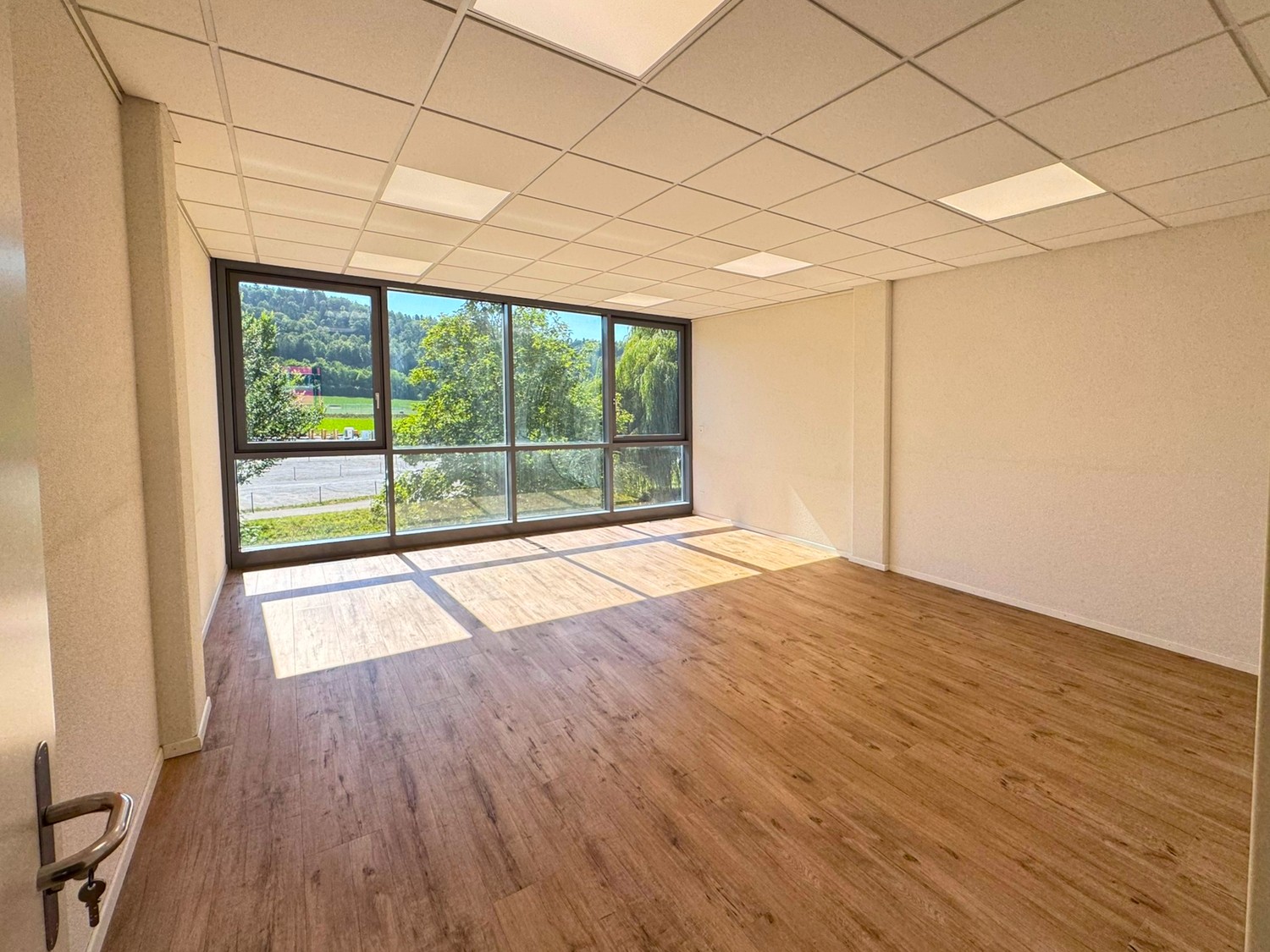 210m² office