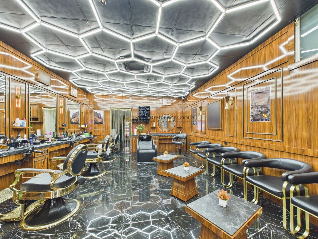 Hairdresser, photo 4 of 6