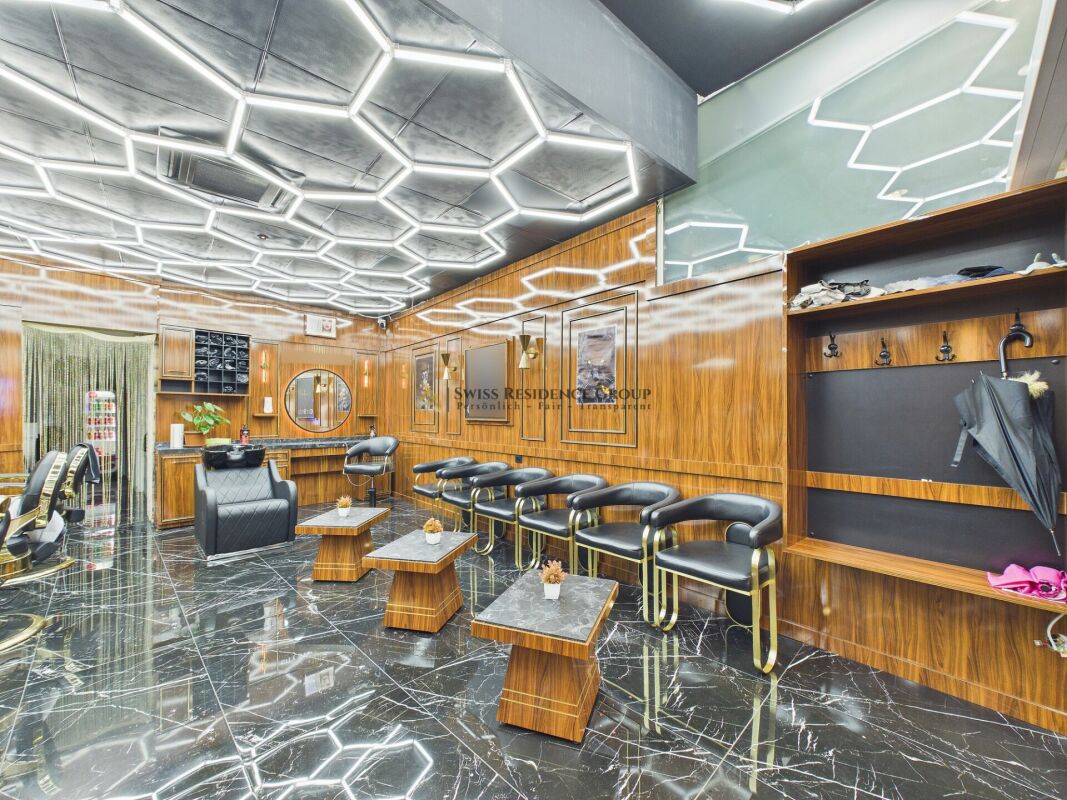 Hairdresser, photo 5 of 6