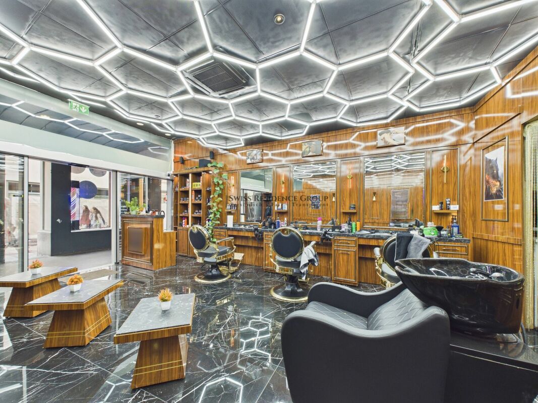 Hairdresser, photo 2 of 6