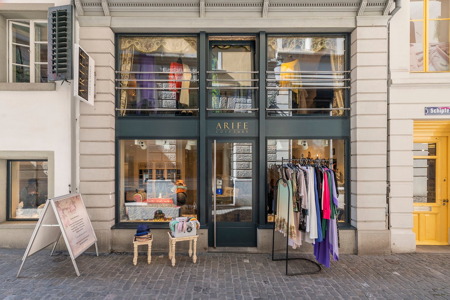 70m² shop, photo 2 of 2