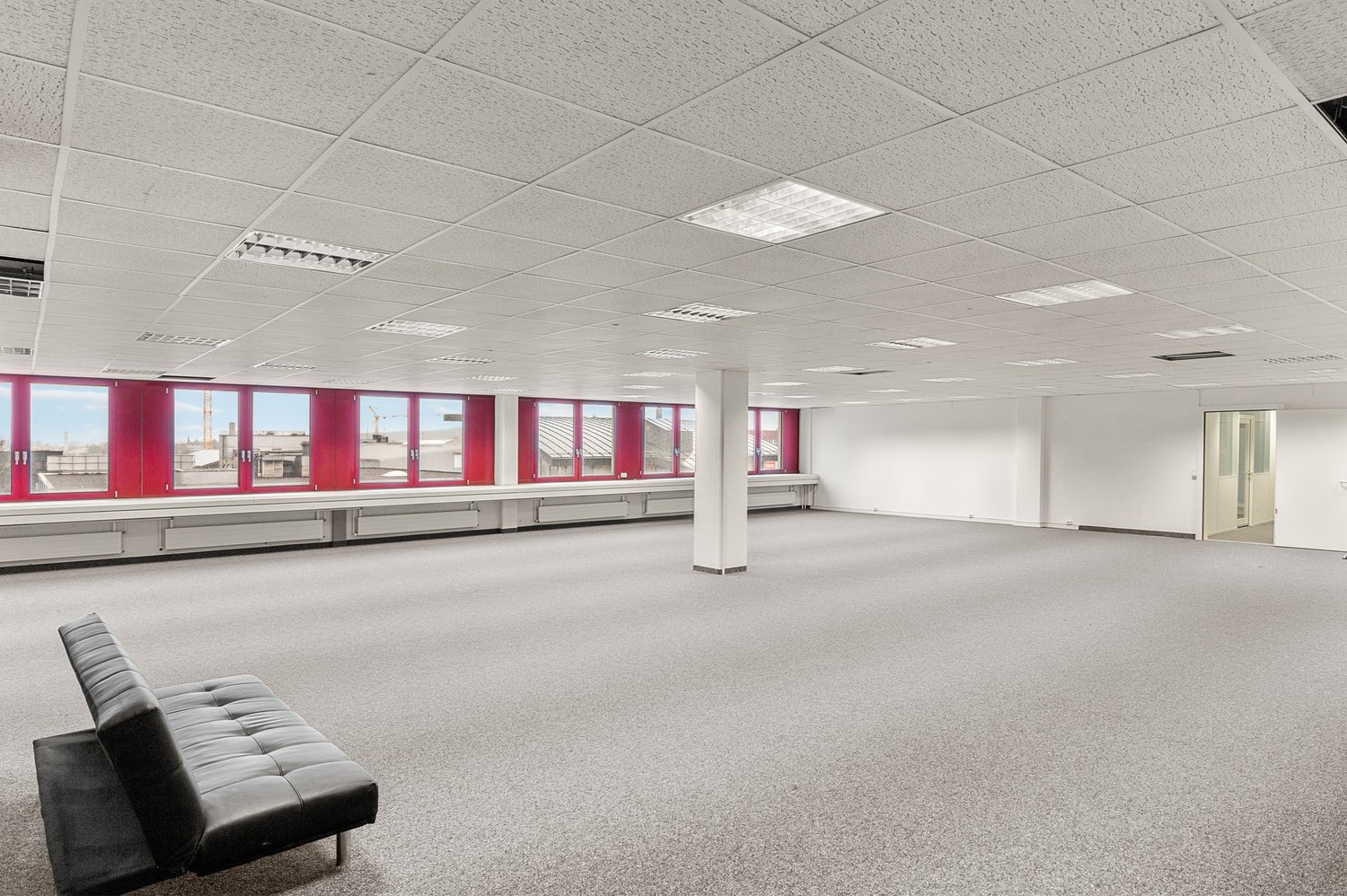 576m² office, photo 10 of 10