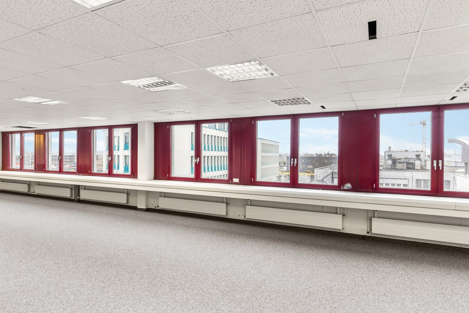 576m² office, photo 2 of 10