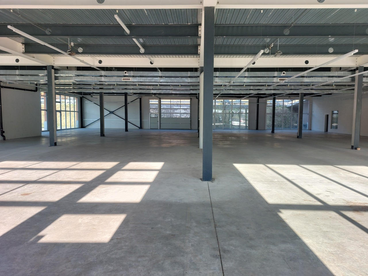 500m² atelier, photo 4 of 6