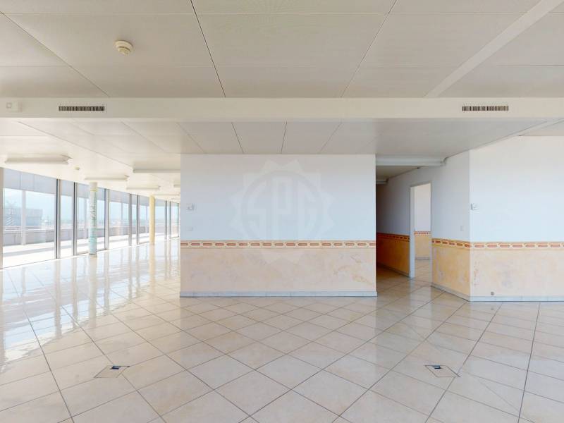 130m² office, photo 1 of 4