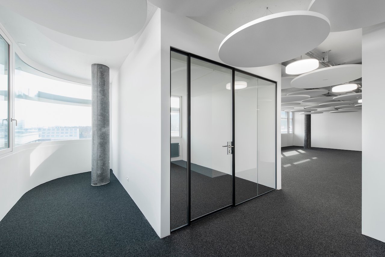 260m² office, photo 5 of 6