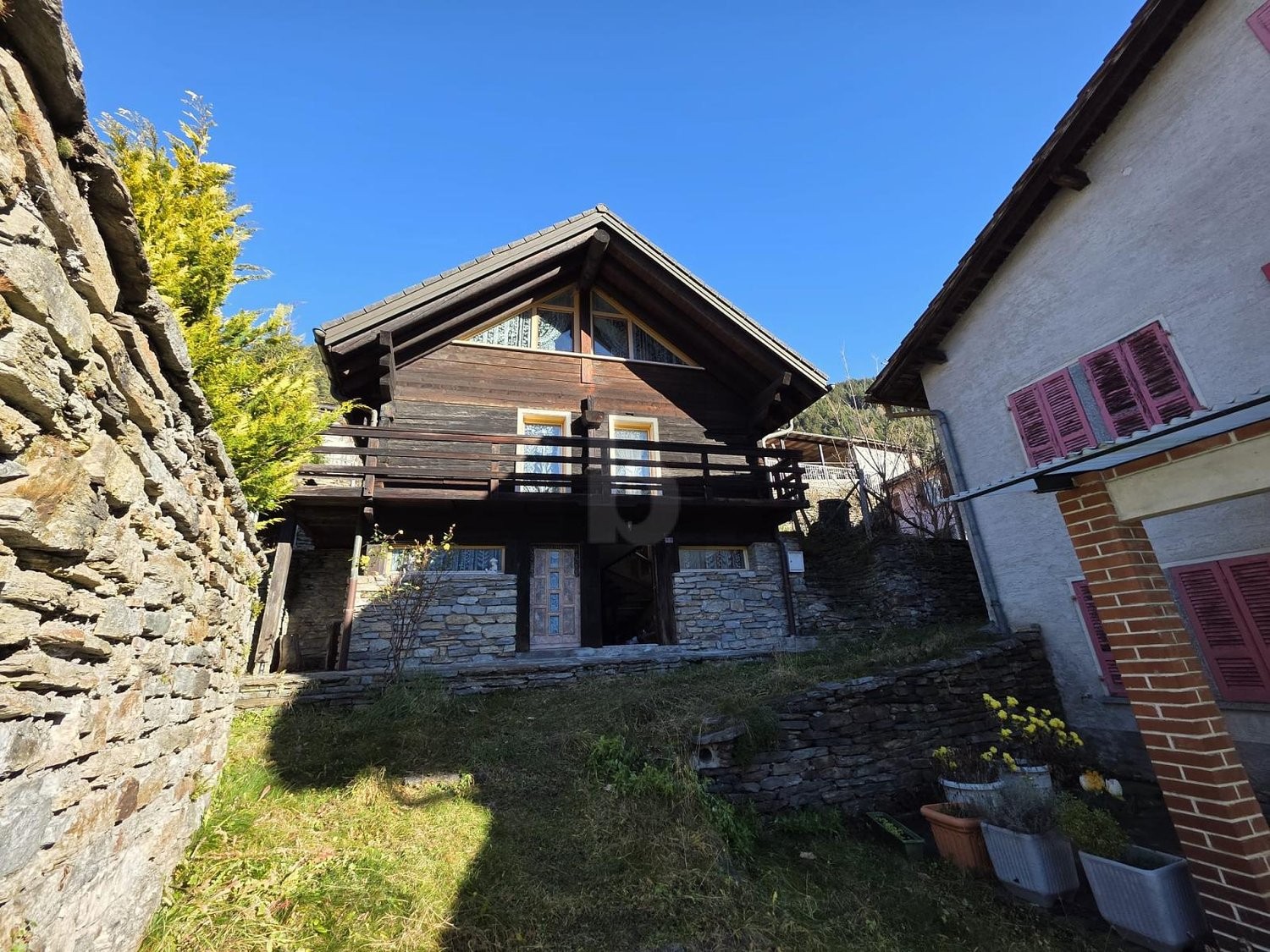 8 rooms chalet, photo 3 of 4