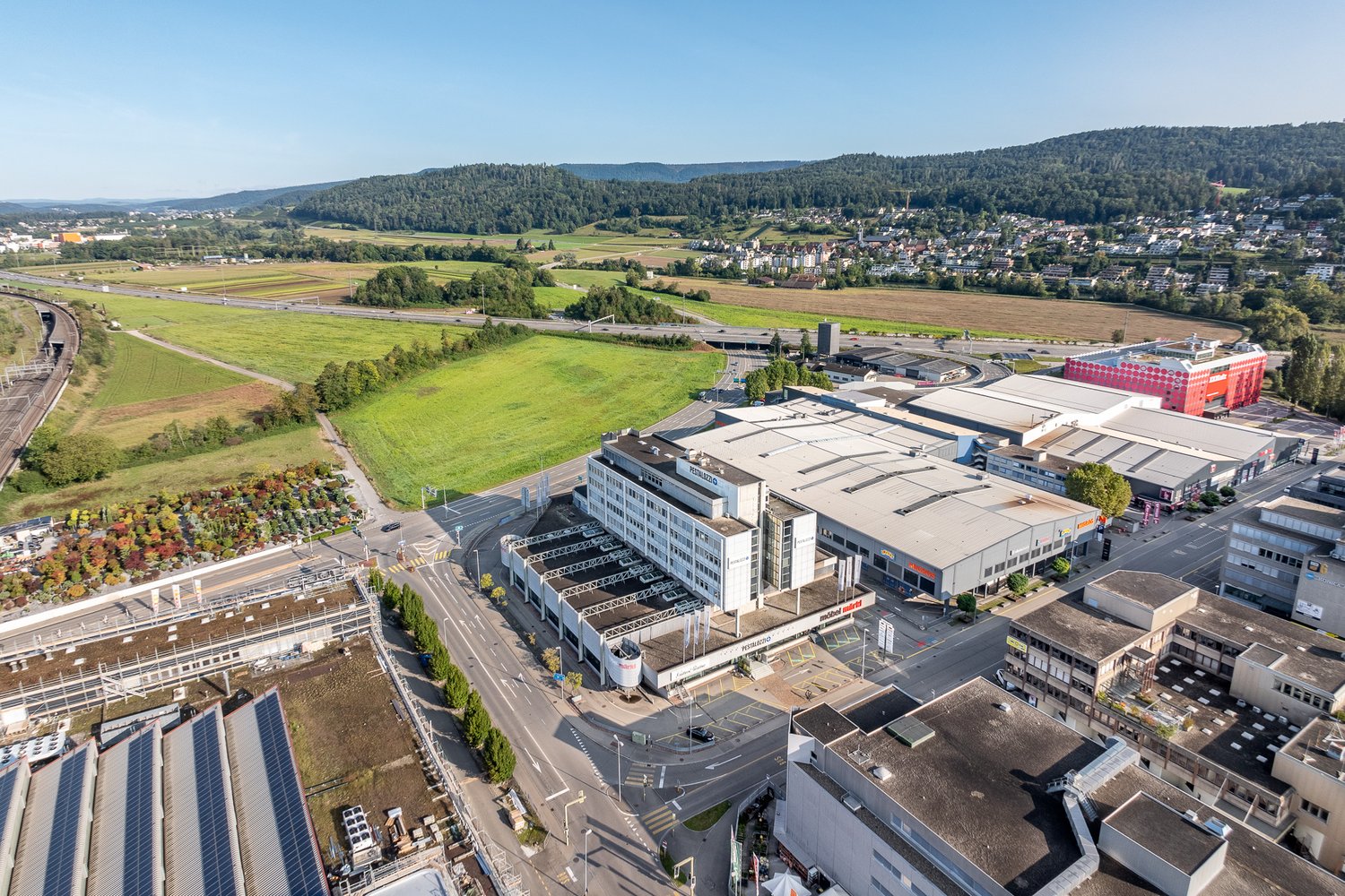 97m² office