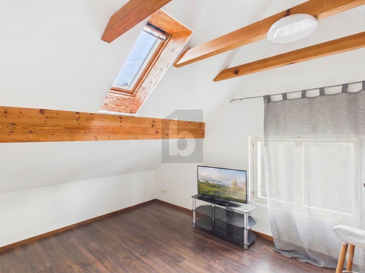 11 rooms multi family house, photo 3 of 4