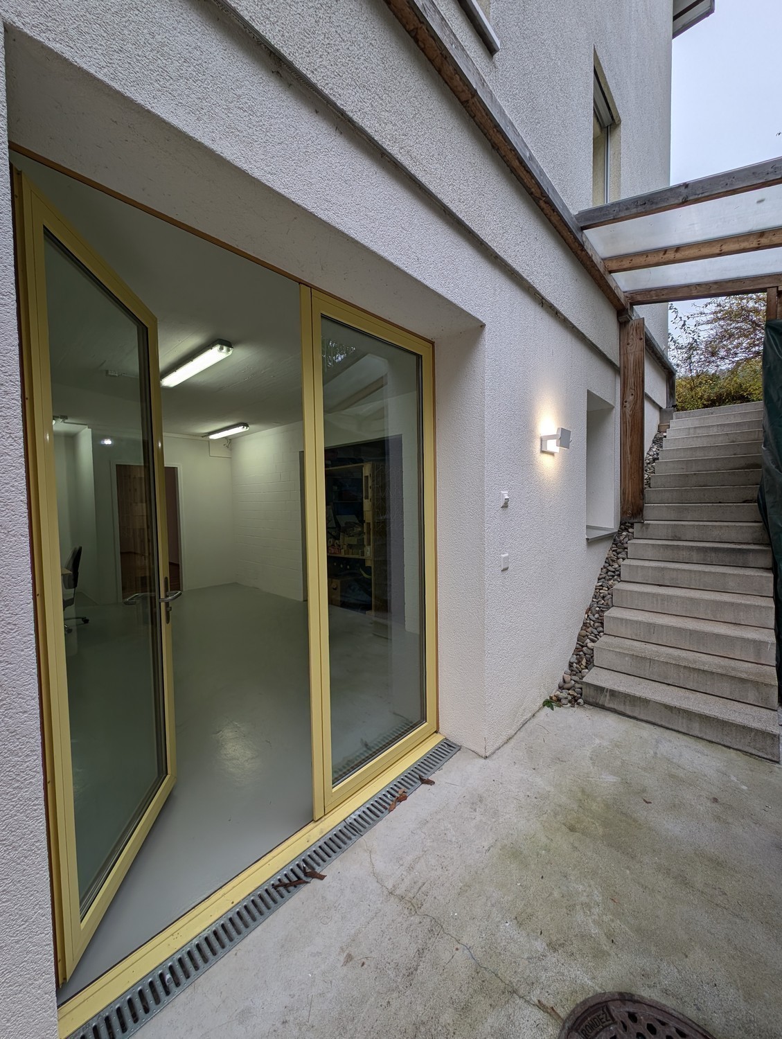 90-90m² commercial