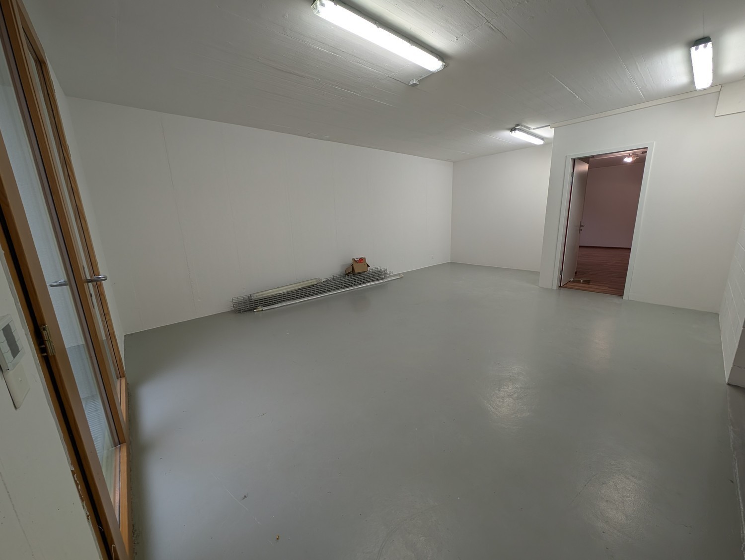 90-90m² commercial