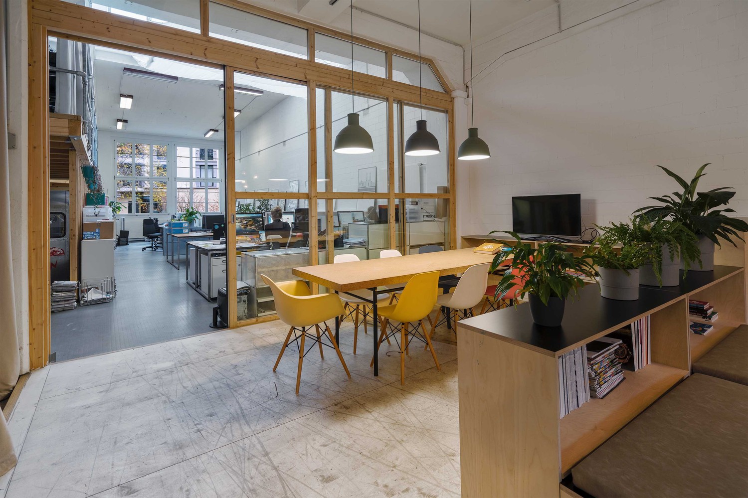 240m² office, photo 2 of 4