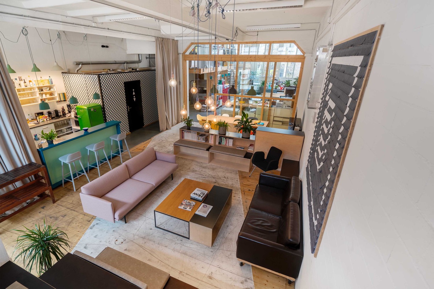 240m² office, photo 1 of 4