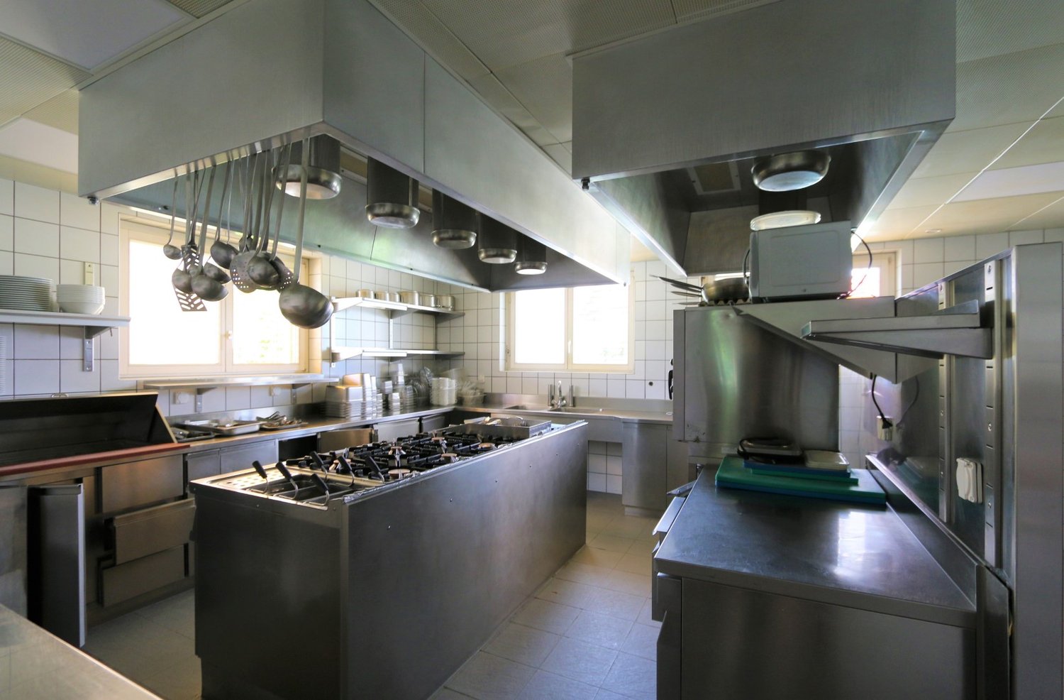 274m² restaurant, photo 1 of 5