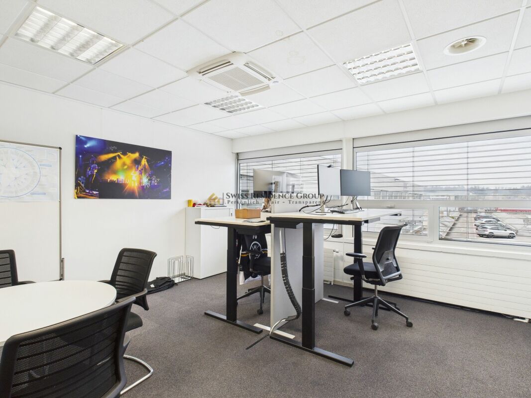 Office, photo 8 of 10