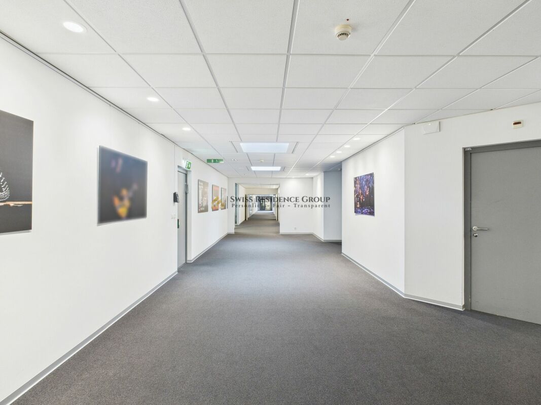 Office, photo 7 of 10