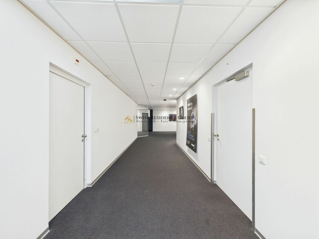 Office, photo 4 of 10